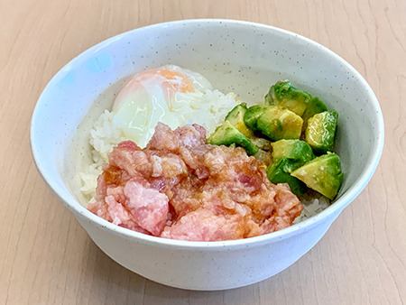 瀧野川女子学園 カフェテリア マグロアボカド