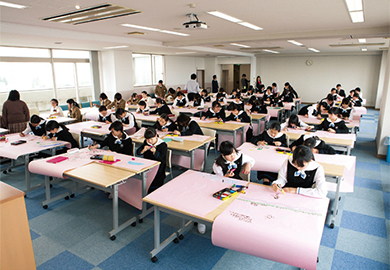 瀧野川女子学園施設紹介 多目的スペース