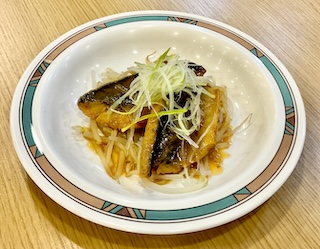 4/14(月)から提供する新メニュー「サバの味噌煮」をご紹介します。