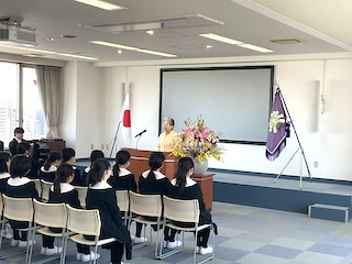 4/9（水）新入生（中高一貫）の入学式と奨学給付生宣誓式を行いました