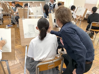 ６/７(土)デッサン教室と学校説明会を行いました