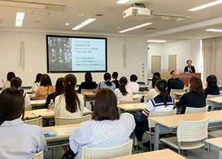 平日夜に開催！大臣表彰の独自の「創造性教育」など教育の特色をご紹介いたします