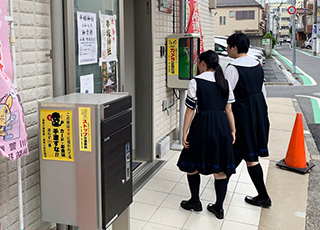 あかつき祭に向けて、地域の皆様にご挨拶に伺いました