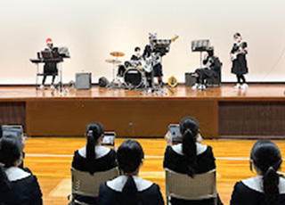 クリスマスライブを行いました