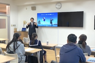 １２/２４（水）、高校受験生向けにミニ学校説明会・個別相談会を行いました