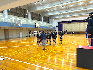 先日行われた練習試合に、卒業生であるOGの先輩方が応援に駆けつけてくださいました！