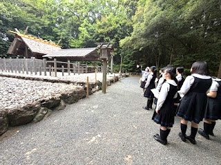 中高一貫3年生は、5月に伊勢歴史旅行へ出かけます。
1日目の活動を終えた生徒たちの感想をお届けします。