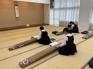 夏休みのクラブ活動の様子をご紹介します！第11弾は箏曲部♪